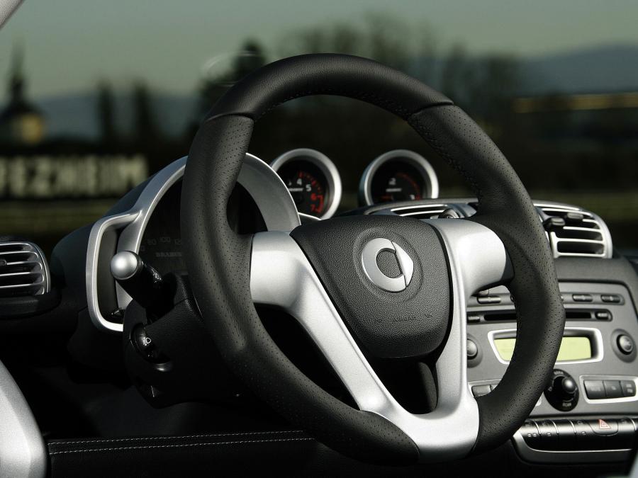  Smart ForTwo by Brabus 2007 года  (фото 6 из 10)